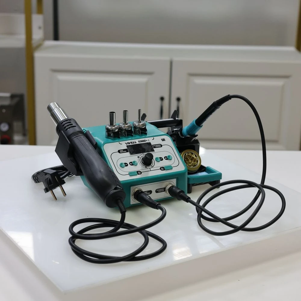 

LCD Display 938BD+-I Soldering Station, 480℃ Heat Gun & 90W Iron for SOIC/QFP/PLCC Components