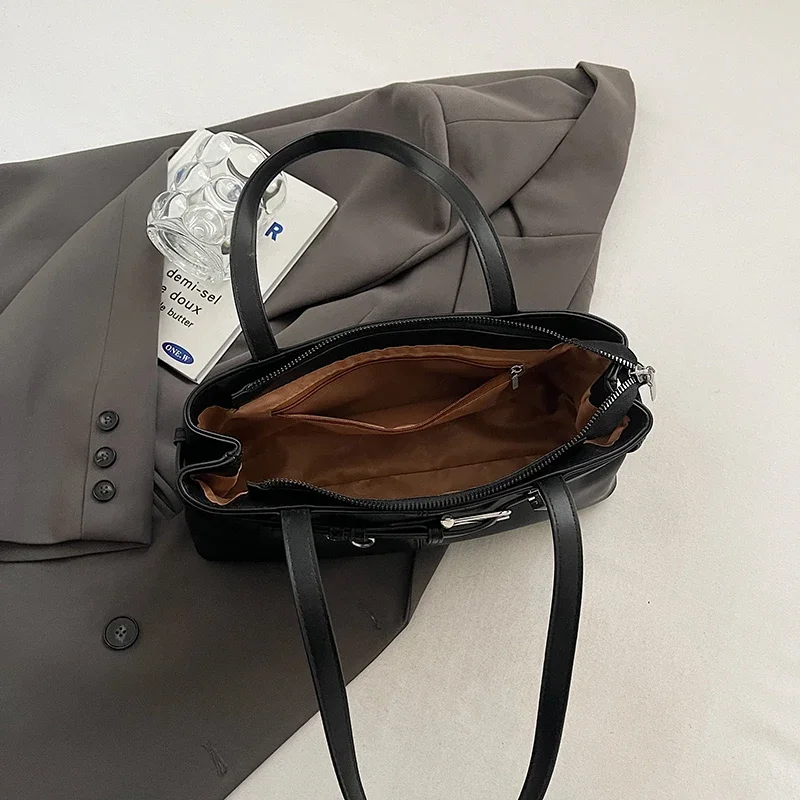 LEFTSIDE Small PU Leather Solid Color Underarm Bags for Women 2024 Y2K Ladies Shoulder Bag Females Handbags and Purses Tote Bag image 6