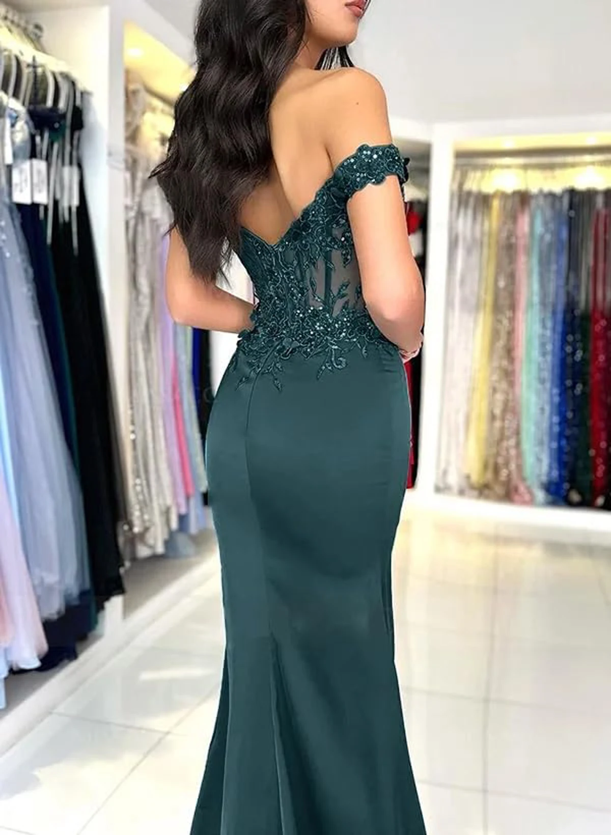 فستان حورية البحر للحفلات الراقصة مع فتحة دانتيل مزين بالساتان فساتين وصيفة العروس طويلة قبالة الكتف فستان رسمي للحفلات المسائية