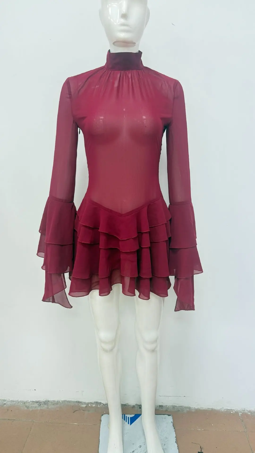 ชุดเดรสแฟชั่นฤดูหนาวปี 2025 แบบเซ็กซี่ คอสูง แขนยาวทรงบาน แต่งระบาย ชุดราตรีสั้นสำหรับงานแต่งงาน งานเลี้ยง