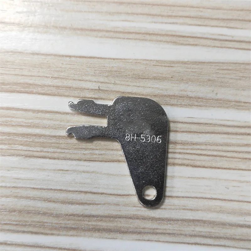 Caterpillar 8398 8H5306 Excavator key, battery key, electric switch key, power switch key, excavator accessories