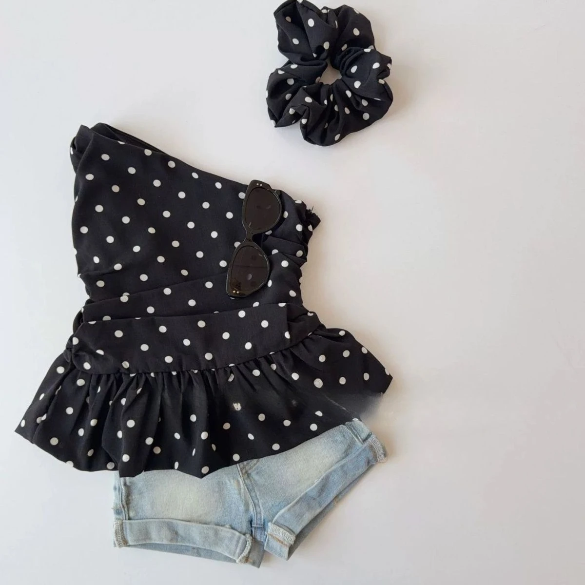 

Girls Sloping Shoulder Vest 26 Summer New Retro Polka Dot Popular Niche Minimalist Short Top