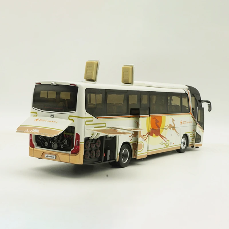 1:36 Scale Diecast Alloy Foton Ouhui BJ6122 Luxury Bus Toys Cars Model Classics Adult Souvenir Ornaments Gifts Static Display