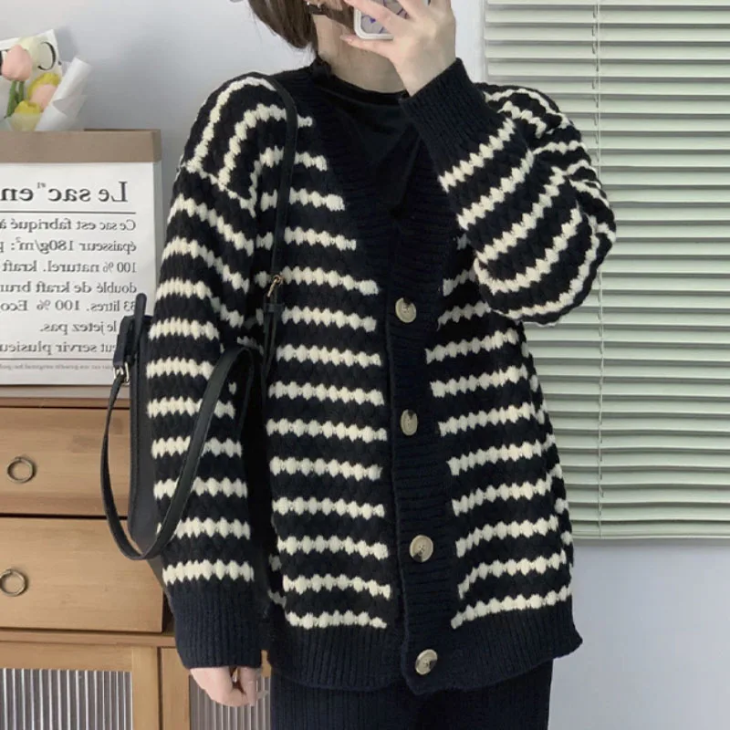 

Black Oversized Cardigans Long Sleeve Loose Knitted Sweater Woman Winter 2023 New Harajuku Y2K Sweaters Coat