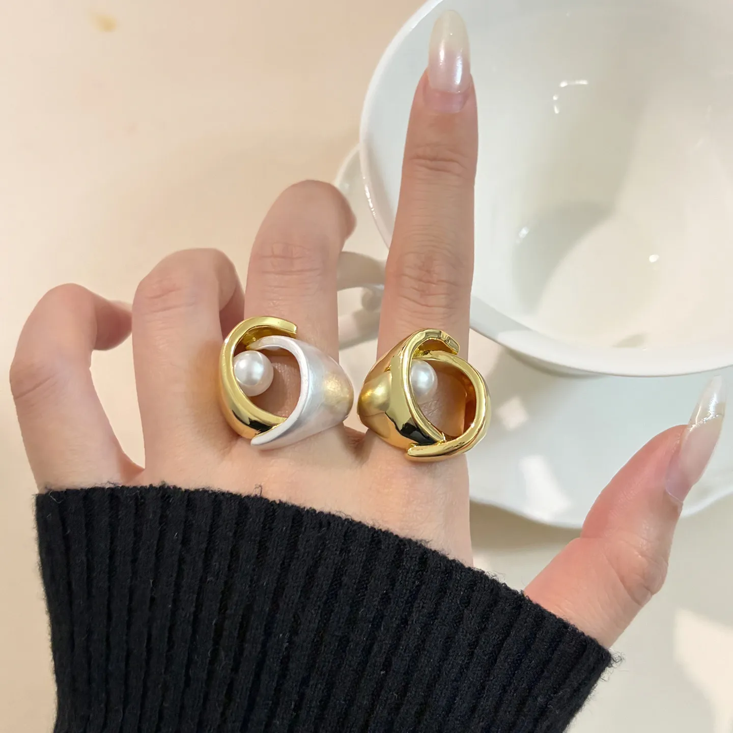 

Luxury Wide Metal Hollow Pearl Open Ring, Elegant Minimalist Daily Wear Finger Ring for Women