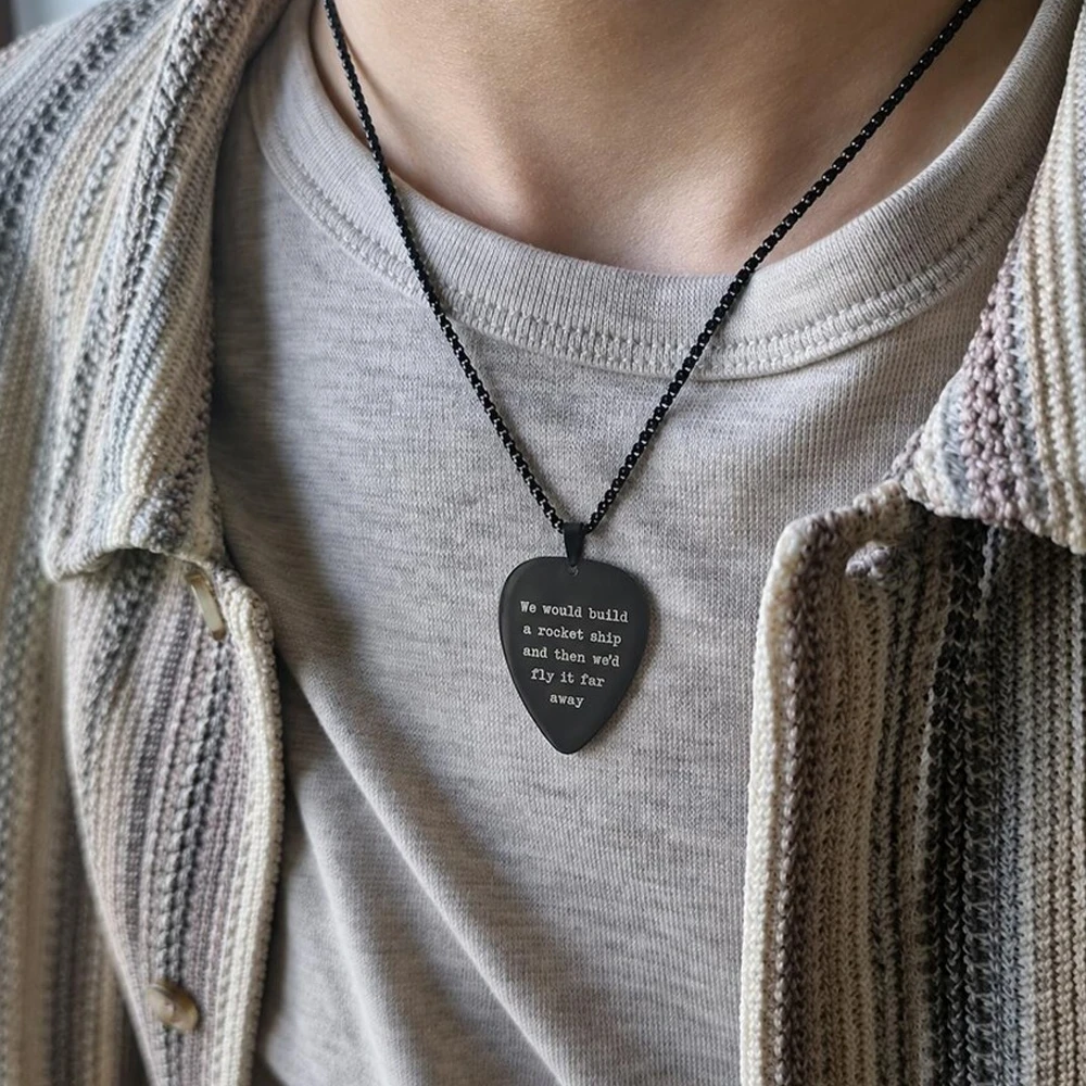 Custom Guitar Pick Necklace Engraved Name Pendant Personalized Text Jewelry Stainless Steel Gifts for Boyfriend or Girlfriend