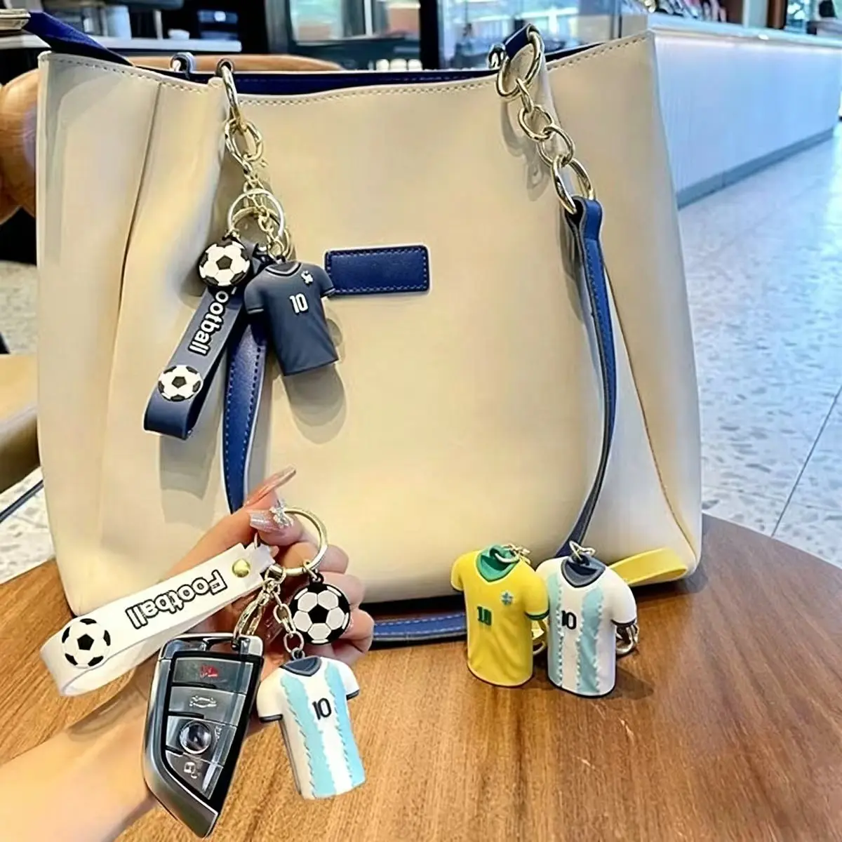 Chaveiro de Camisa de Futebol (3 Peças/1 Peça) - Material Durável, Pingente Colorido de Jogador de Futebol para Mochila, Presente Ideal para Fãs de Esportes, Acessórios de Futebol |     Chaveiro Vivid |     Chaveiro Durável
