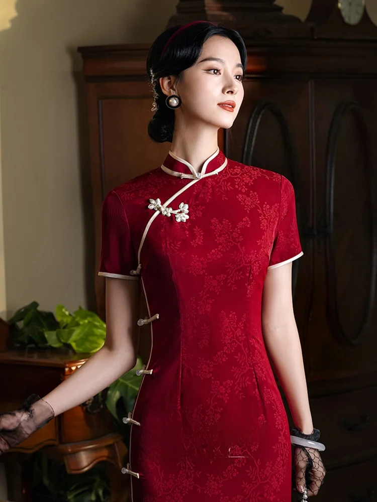 

Red Young Sle Improved Qipao Ele Aosphere Daily Wear Suitable for Summer Wedding Low Slit ort Sve Pure Color