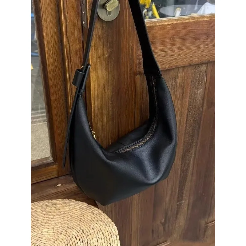 

Retro Dumpling Armpit Bag High-end Sense Large-capacity Commuting Versatile Shoulder Messenger Bag Exquisite Simple and Casual