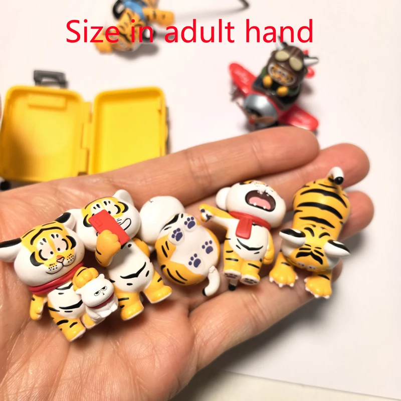 Kawaii Mini Schattig Verrassing Dier Aanbiddelijk Huilende Tijger Pilotenkoffer Figuur Cartoon Huisdier Vriend Zeldzaam Beperkte Collectie Speelgoed Cadeau