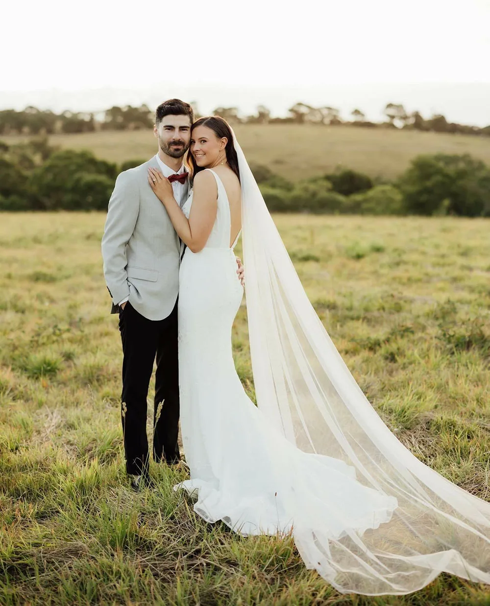 Vestidos de novia bohemios con cuello en V para mujer, vestido de fiesta de boda de sirena Simple, vestido de novia Sexy sin espalda, 2024