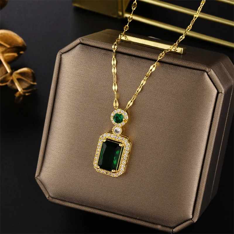 New Light Luxury Green Perfume Bottle Pendant Necklace For Women Korean Fashion Stainless Steel Jewelry Female Party Accessories