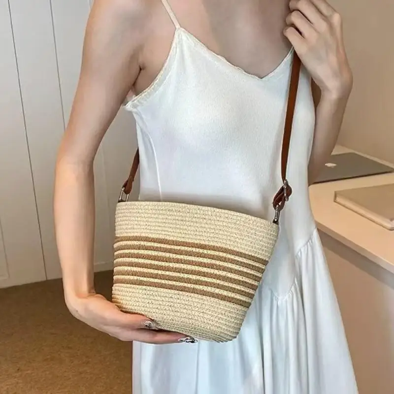 

Boho Style Casual Stripe Straw Woven Crossbody Bag Women Holiday Outdoor Knitting Bucket Bag Leisure Minimalism Shoulder Bags