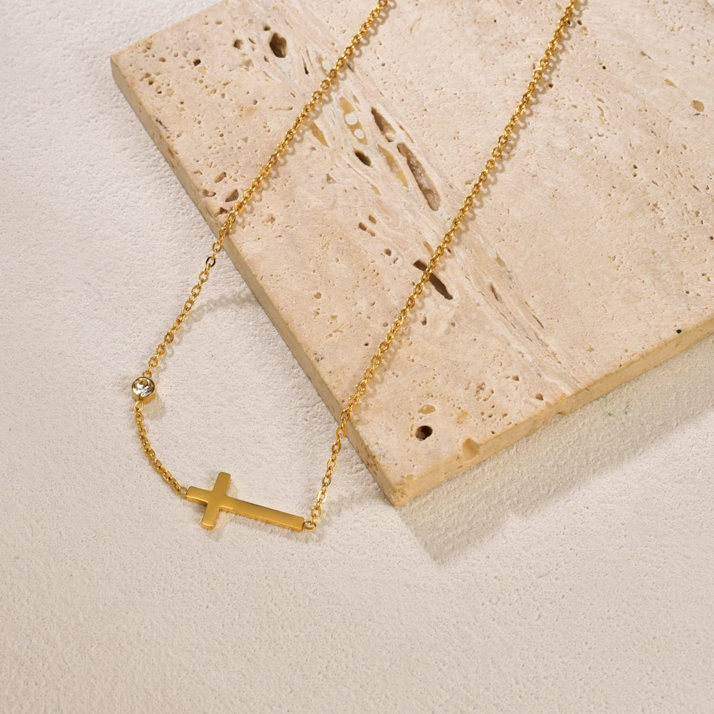 Cross-Border Trade Source 18K Gold Stainless Steel Cross Necklace with a Simple and Elegant Collarbone Chain