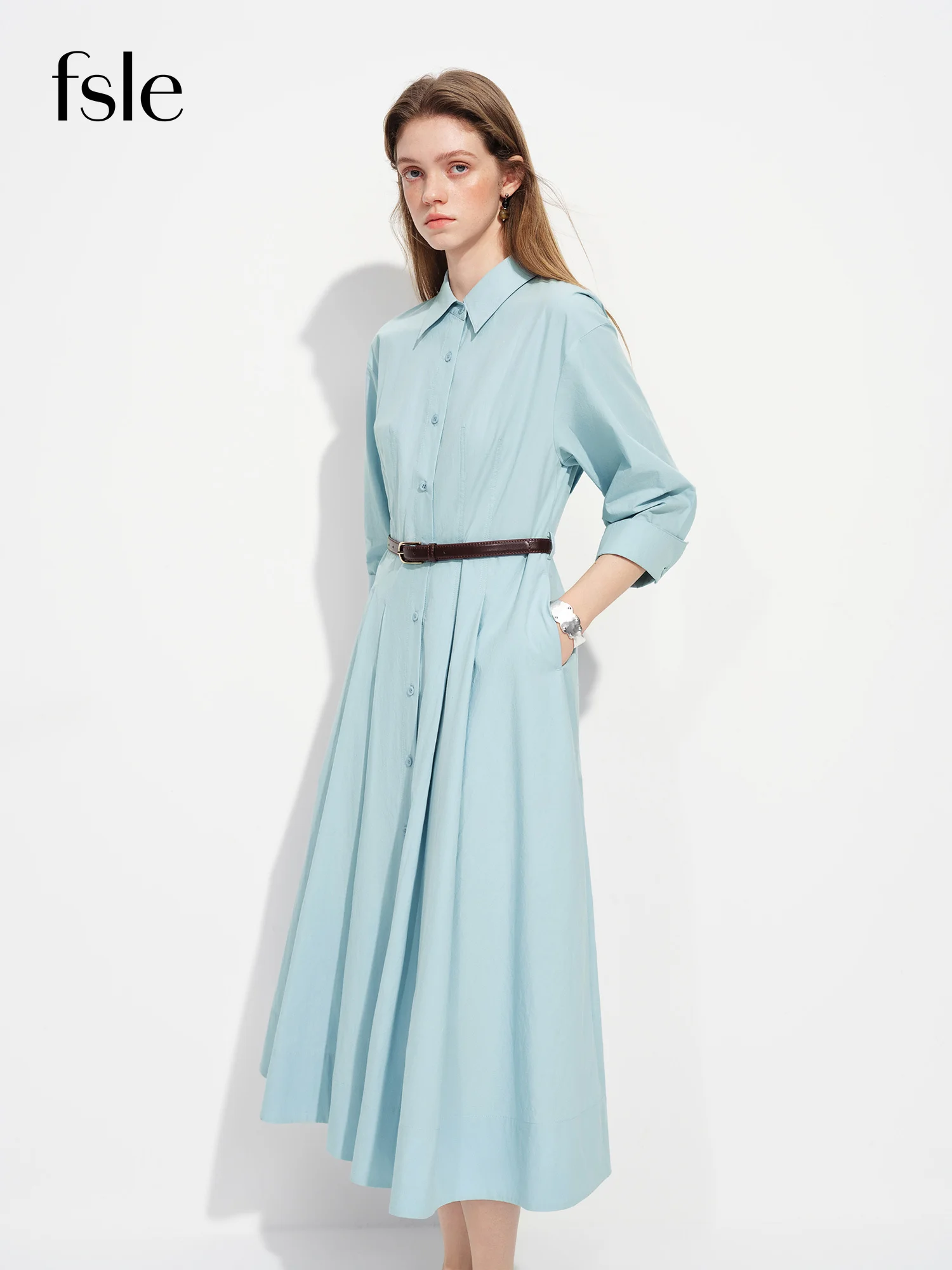 

Женское плиссированное платье FSLE 2026 весна, с завышенной талией, А-силуэт, миди, с поясом, элегантное офисное платье, минималистичное струящееся длинное платье