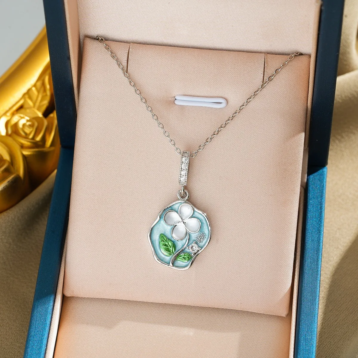 Универсальное женское колье на ключице в стиле картины маслом Сада Моне, с цветочной титановой сталью.