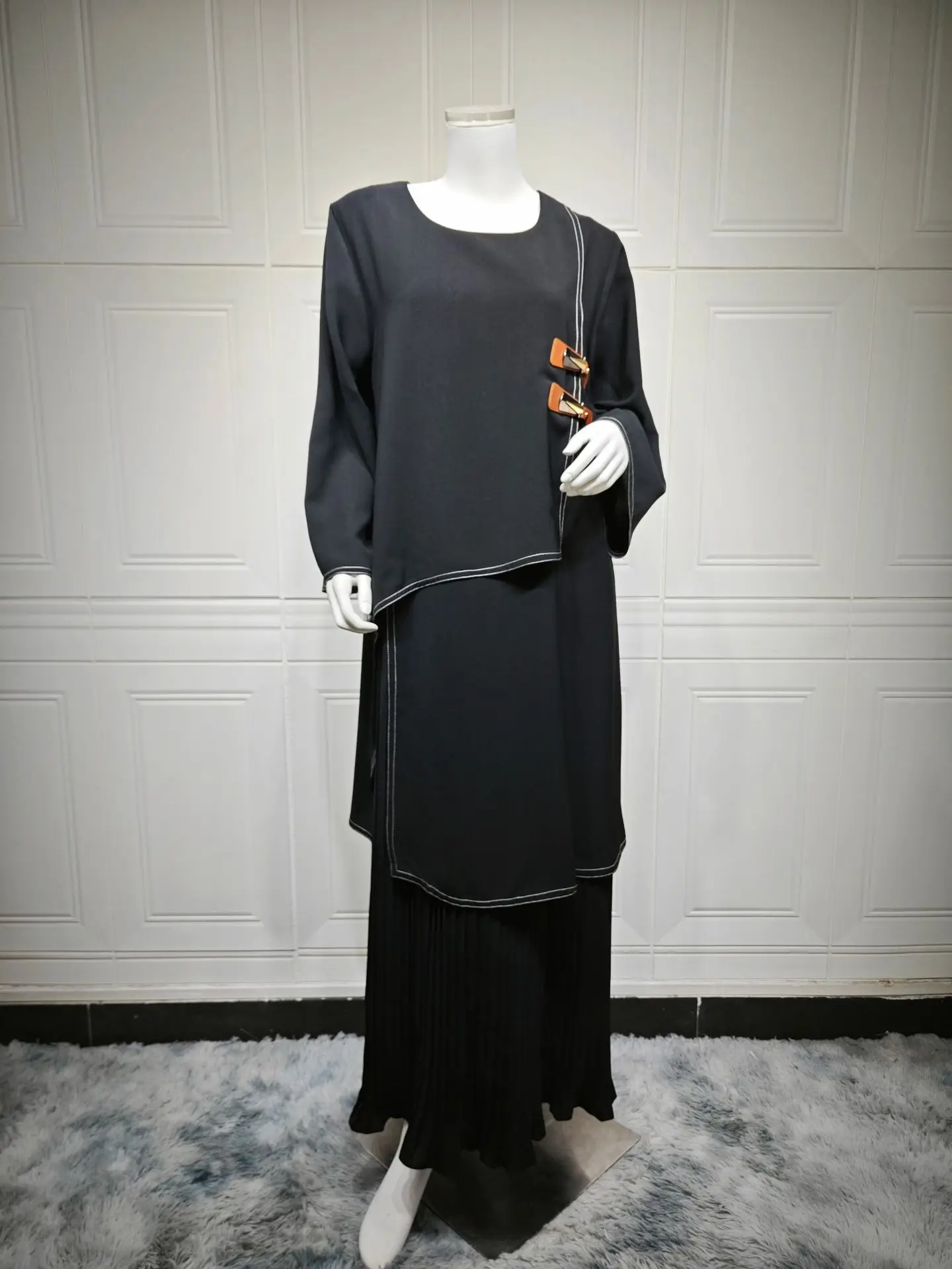 MQ215 Abaya negra de Oriente Medio para mujer, vestido musulmán, jersey de retales con dobladillo plisado, hebilla de cuero, batas Abaya musulmanas de Dubái