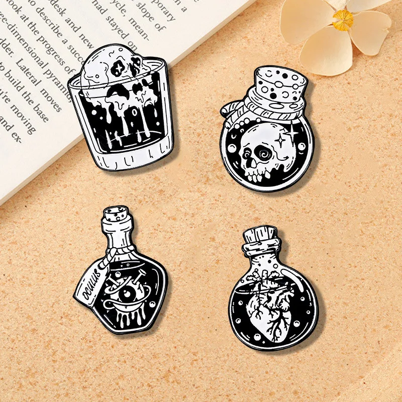 2024 Halloween New Punk Gothic Style Skeleton Heart Brooch Dress Decoration Metal Spike Needle