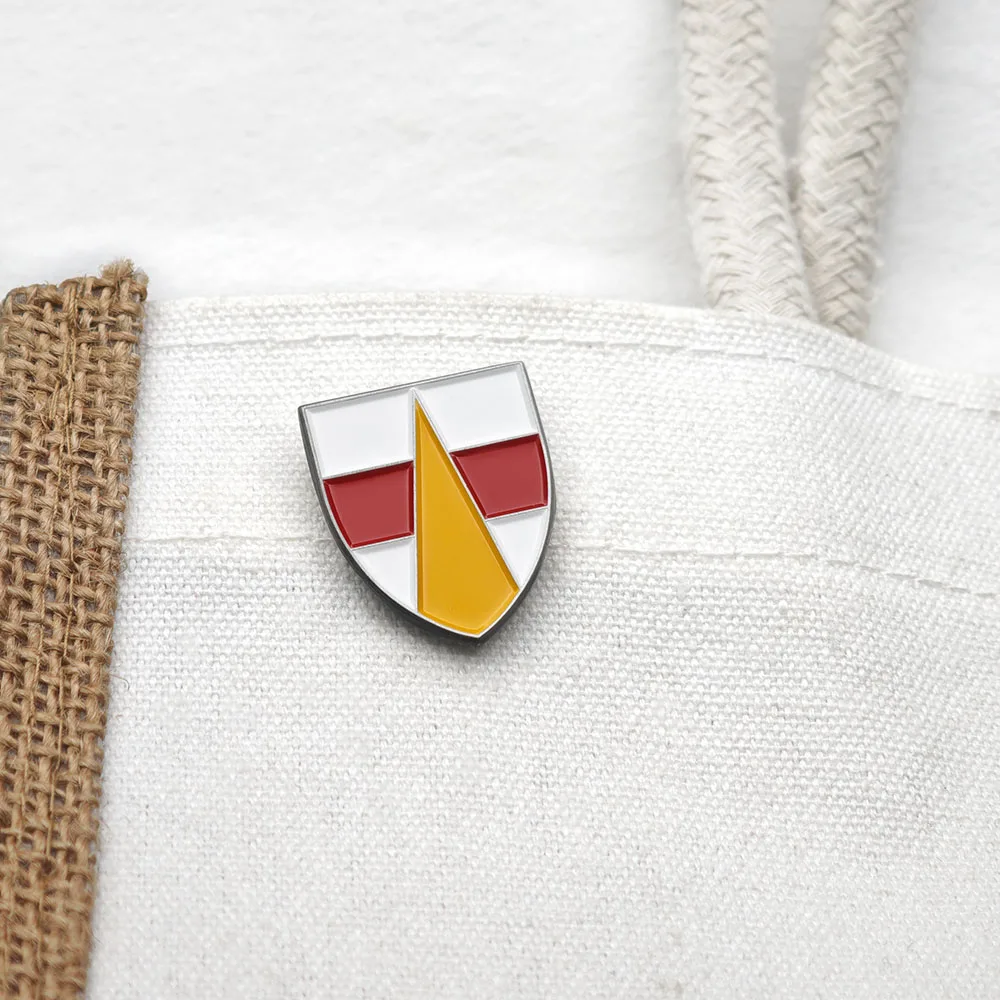 Kingdom Come Deliverance Sir Radzig Kobyla Metall-Emaille-Anstecker KCD Henry Skalitz Wappen-Abzeichen Brosche Reversnadel Fan-Geschenk – Detail 8