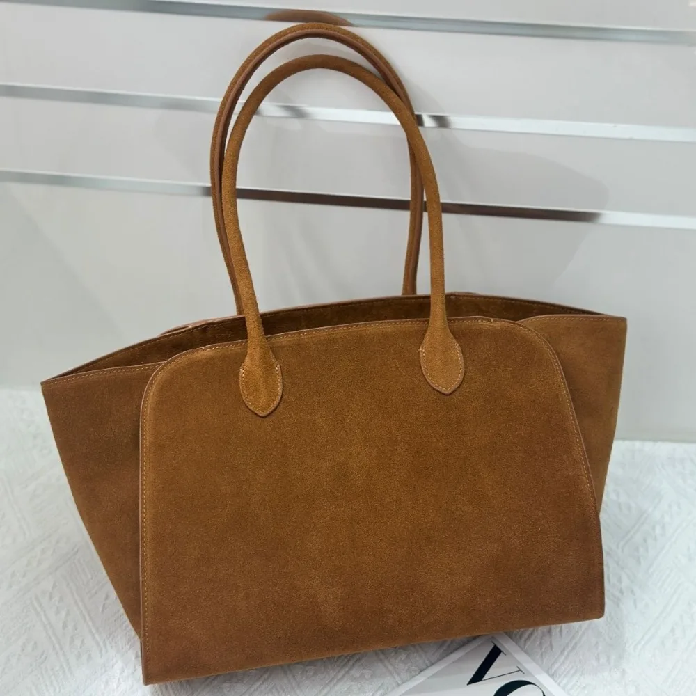

2025 Autumn Winter New High Quality Matte Tote Bag Large Capacity Commuter Underarm Shoulder Bag Handbag Zipper Casual Versatile