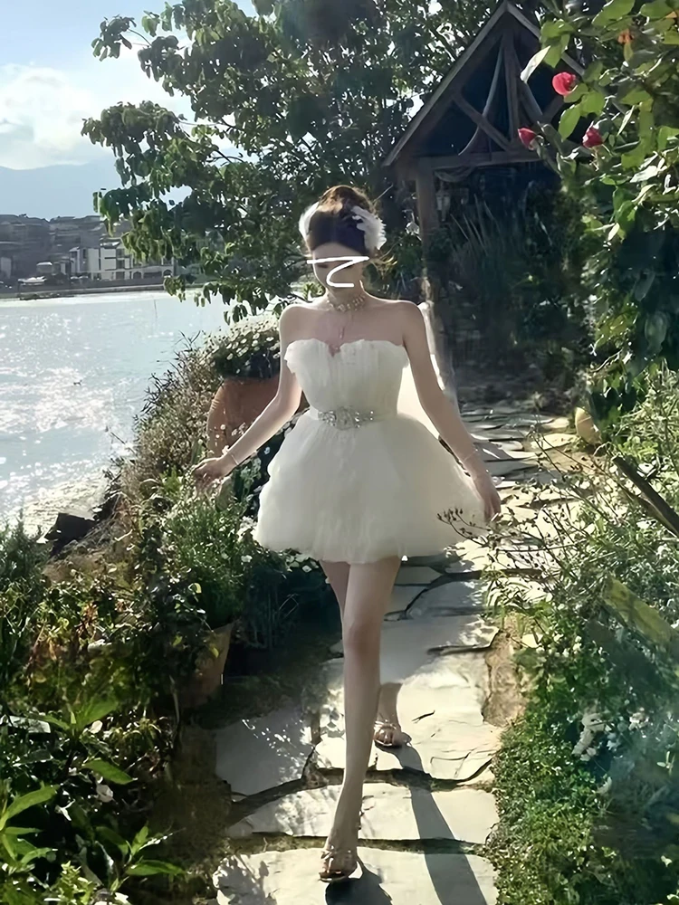 Luxury Bow Diamonds Chest Hugging Dresses Spring Women White Sleeveless Mini Dress New Summer High Waist Lace Up Strapless Dress