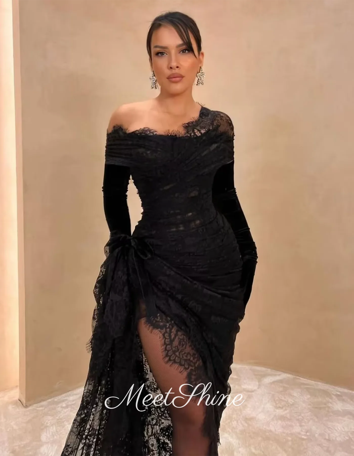 Czarna koronkowa suknia wieczorowa z rozcięciem z boku, prosta, do ziemi, dla kobiet, syreni krój, suknia na studniówkę, satynowa, formalna suknia ślubna, szyta na miarę.