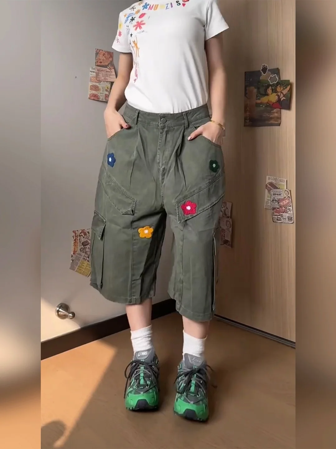 

Retro American Green Floral Embroidery Denim Jeans Women's Summer New Design Street Workwear Shorts High Waist Wide Leg Pants