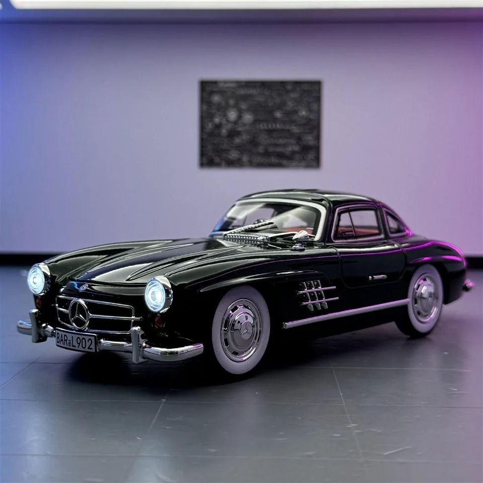 

Масштаб 1:24, модель автомобиля Mercedes Benz 300SL, модель автомобиля из сплава, классический винтажный литой под давлением металлический звук, свет, коллекции, детские игрушки в подарок