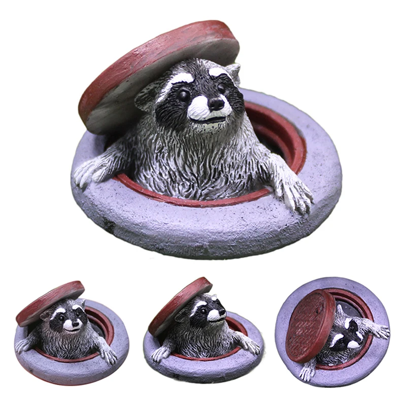 Raccoon ornament Under ManhoLe Cover Garden MicroLandscape SimuLation AnimaL Resin Decor for Indoor/Outdoor Lawn TabLetop Decor