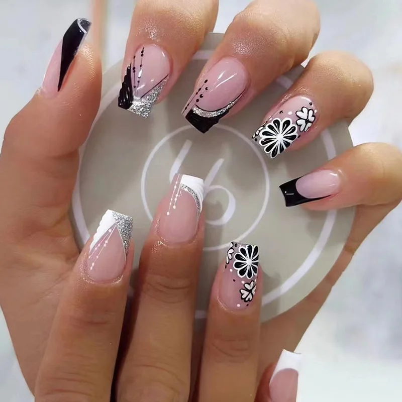 24Pcs Simple Wine Red French Fake Nail with Jelly Glue Short Square Head Press on False Nails Love Pattern Design Nail Art Tips
