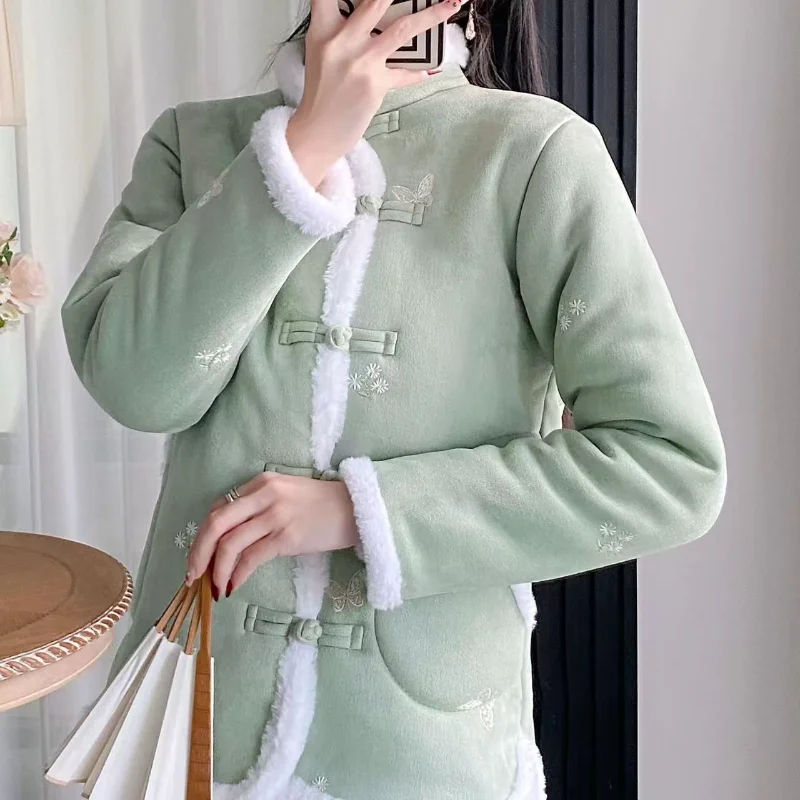 겨울 두꺼운 코튼 코트 플러스 벨벳 플러시 젊은 스타일 스탠드 칼라 자수 버클 새 디자인 여성용 사슴 가죽 코튼 재킷