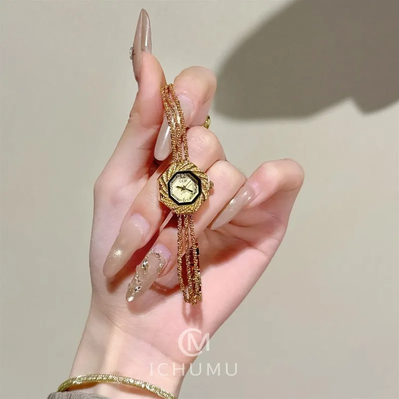 Elegant women's watch simple casual fashion light luxury niche high sense exquisite retro student waterproof quartz watch new