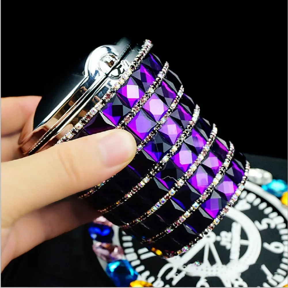 Bling Car Ashtray LED Light Cigar Cigarette Ash Tray Universal Smoke Cup Holder Storage Cup Diamond Car Accessories for Woman