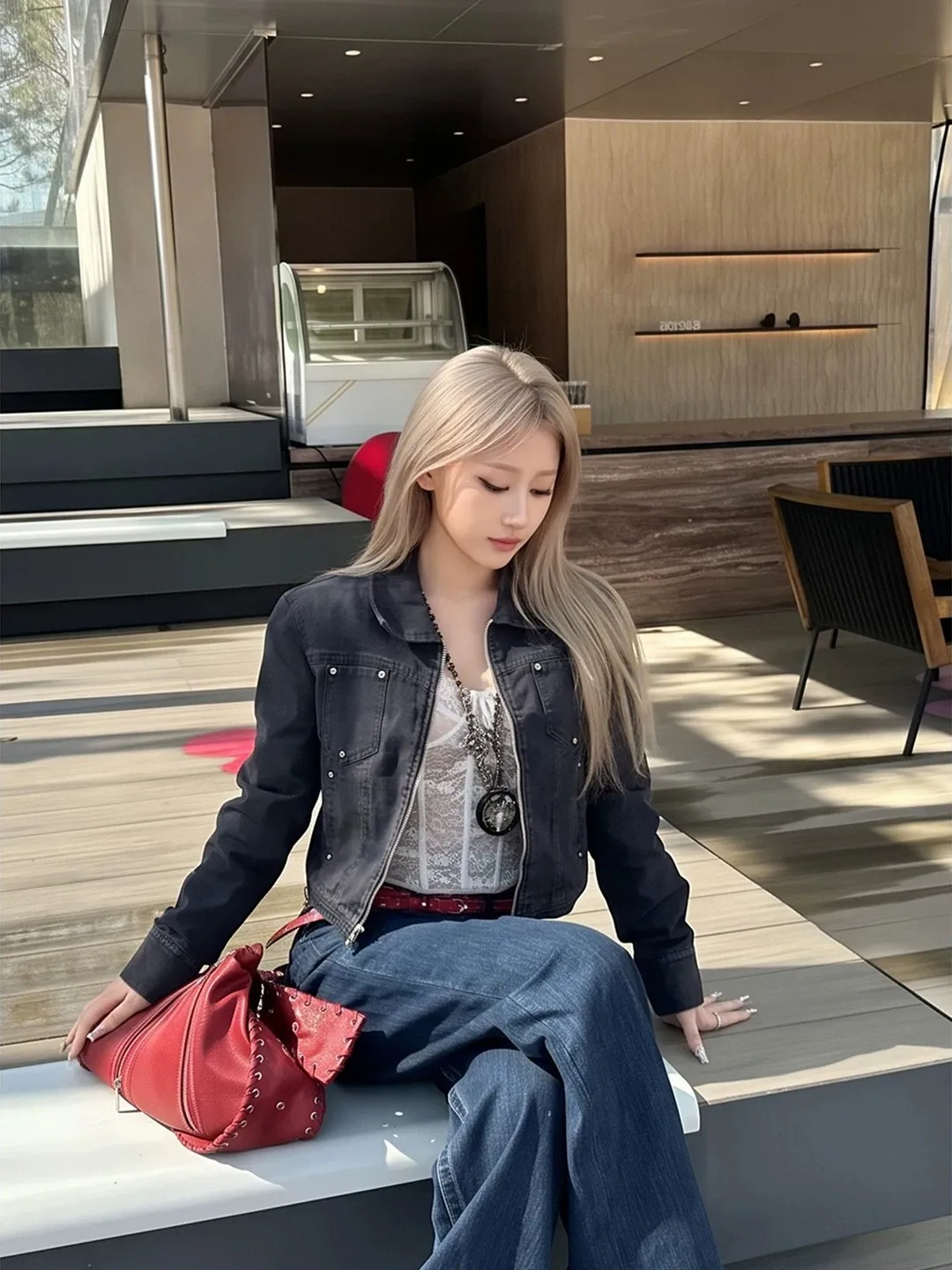 Retro American Blue Rivet Collar Short Jacket Women's Casual High Quality Spring Jacket Versatile Coin Zipper Closure