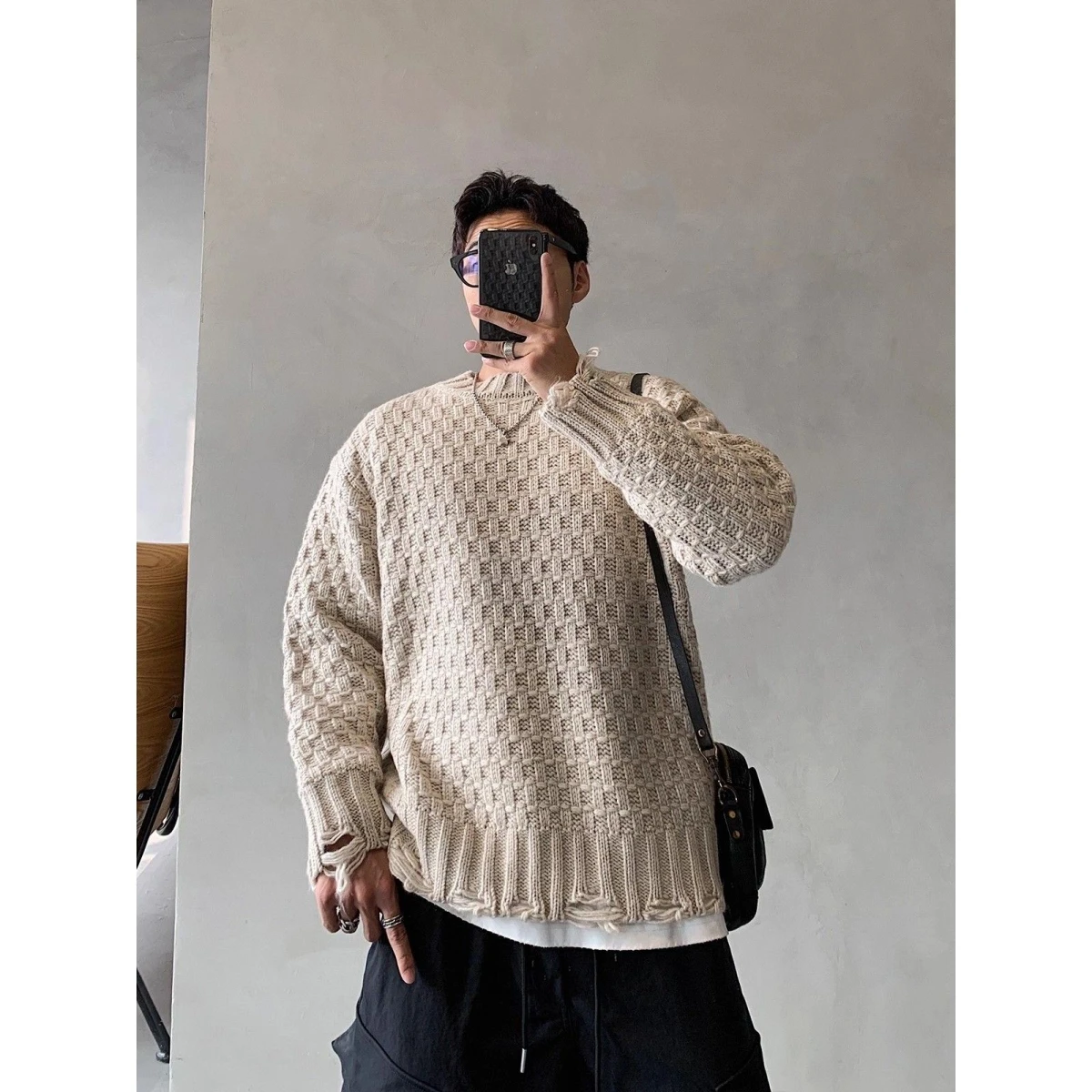 

American Retro Men's And Women's Loose Fit Casual round Ne Knitwear Autumn Winter Torn Hole Design Versatile Comfortable Top