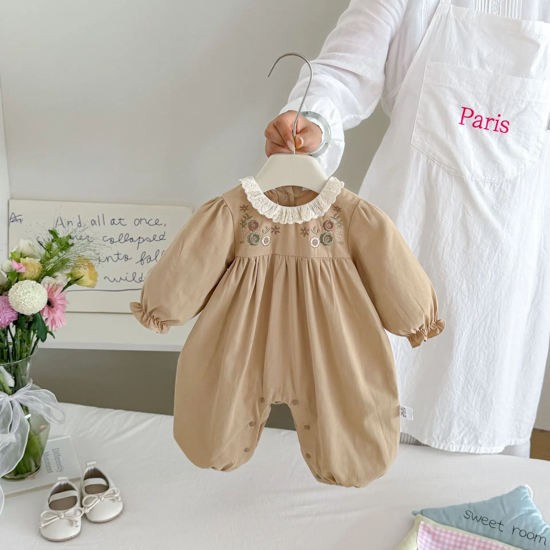 Autumn New Baby Girls Rompers Lace Collar Girls One Piece Embroidery Flower Toddler Jumpsuits Infant Outfit 2026
