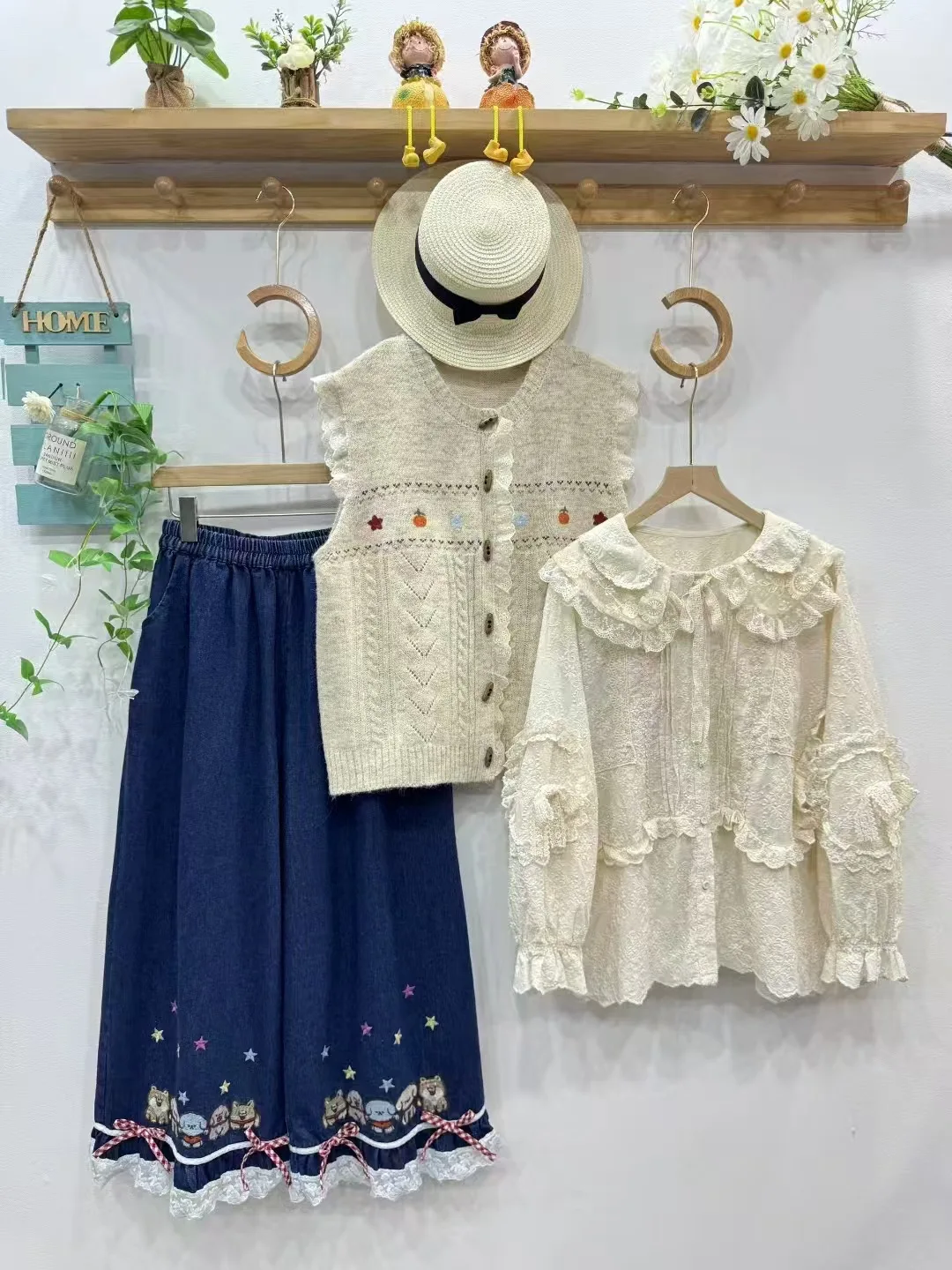 جديد 2025 قميص كتان قطني بأكمام طويلة للخريف ، دانتيل مطرز مكشكش للنساء ، بلوزة فضفاضة للتنقل الجميل من Mori Girl T58556CC