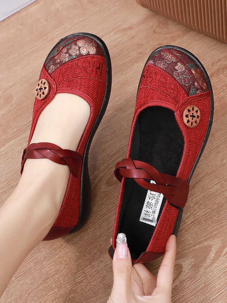 Spring new middle-aged and old women\'s shoes old Beijing cloth shoes flat mom light soft bottom shoes lady shoes grandma