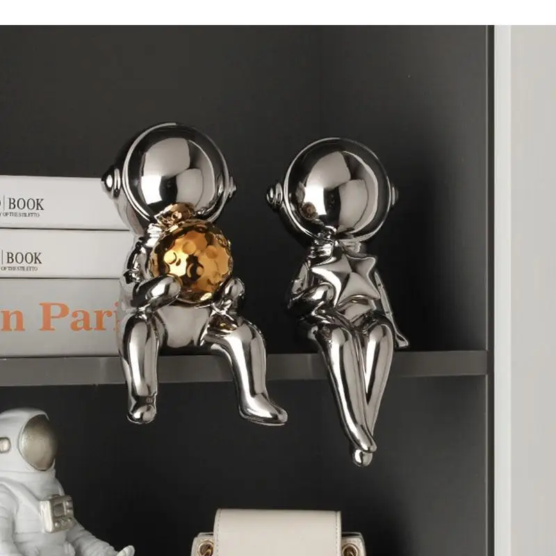 

Silver Astronaut Figures Sculpture Ceramic Crafts Desk Decoration Ornaments Living Character Statue Cosmonaut