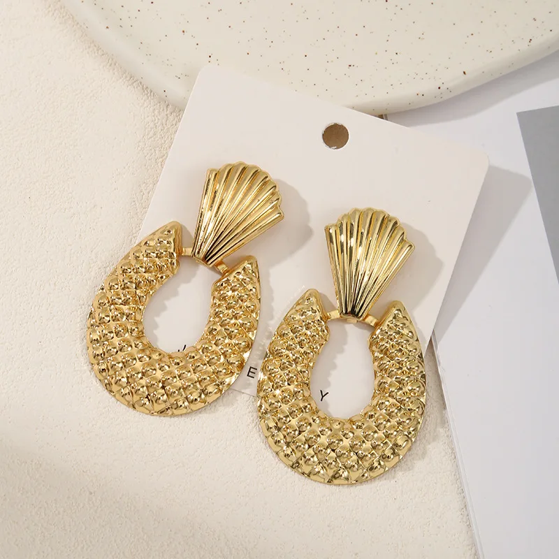Bold Gold Color Textured Shell Drop Earrings Hammered Mesh Oval Frame Statement Dangle Jewelry Women High Fashion Club Wear