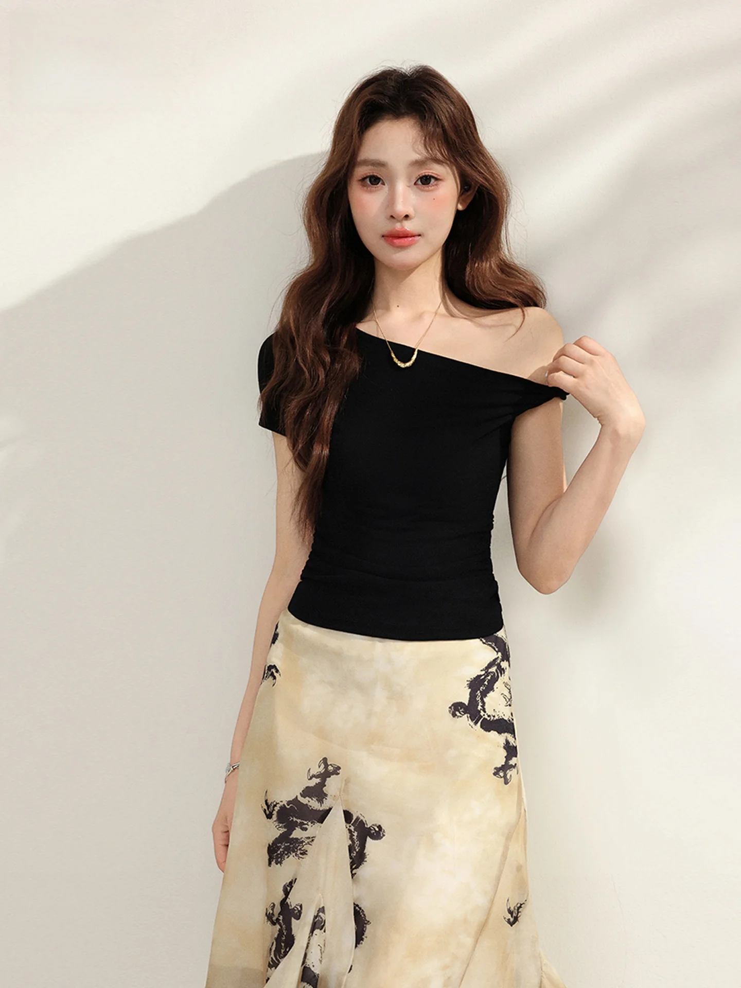 Slim Fit Short Sleeve Shoulder Bared T Shirt for Women Black Knot Twist Summer Fashion Casual Knitted Top Young Girls Style
