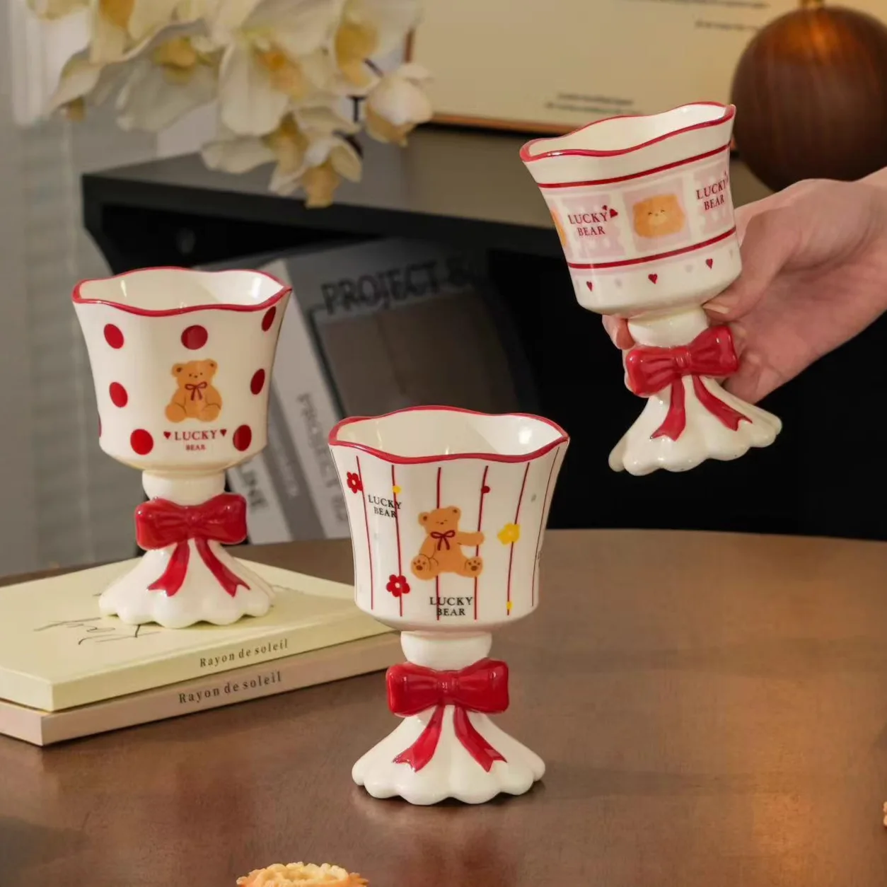 

Керамическая чашка в стиле ретро с милым бантом и медведем, тисненая ручка с бантом, десертная кружка для сока, домашняя чашка, подарок на день рождения