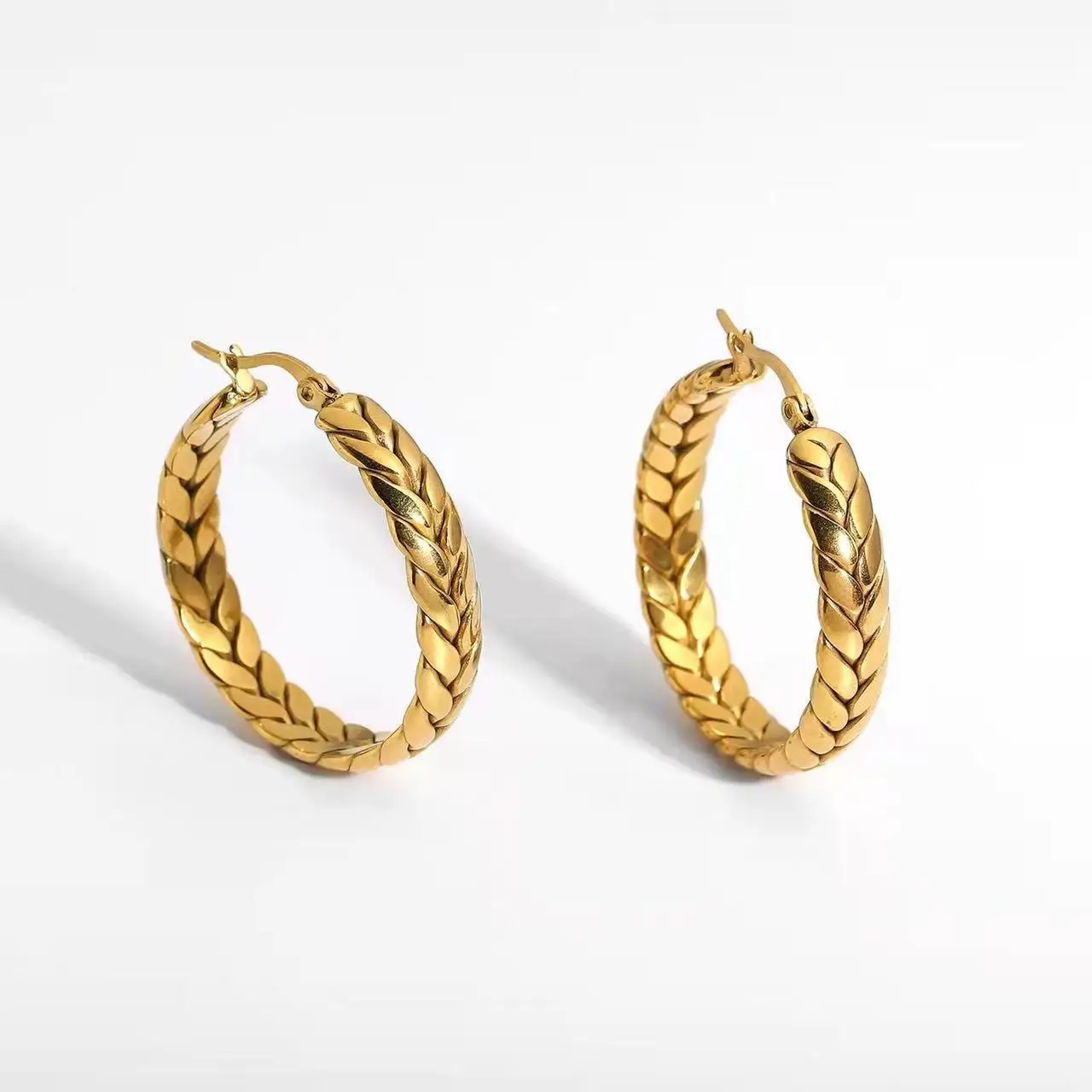 High End Fashion Tarnish Free Funky Earrings18K Gold Plated Stainless Steel Wheat Grain Aesthetic Hoop Earrings For Women