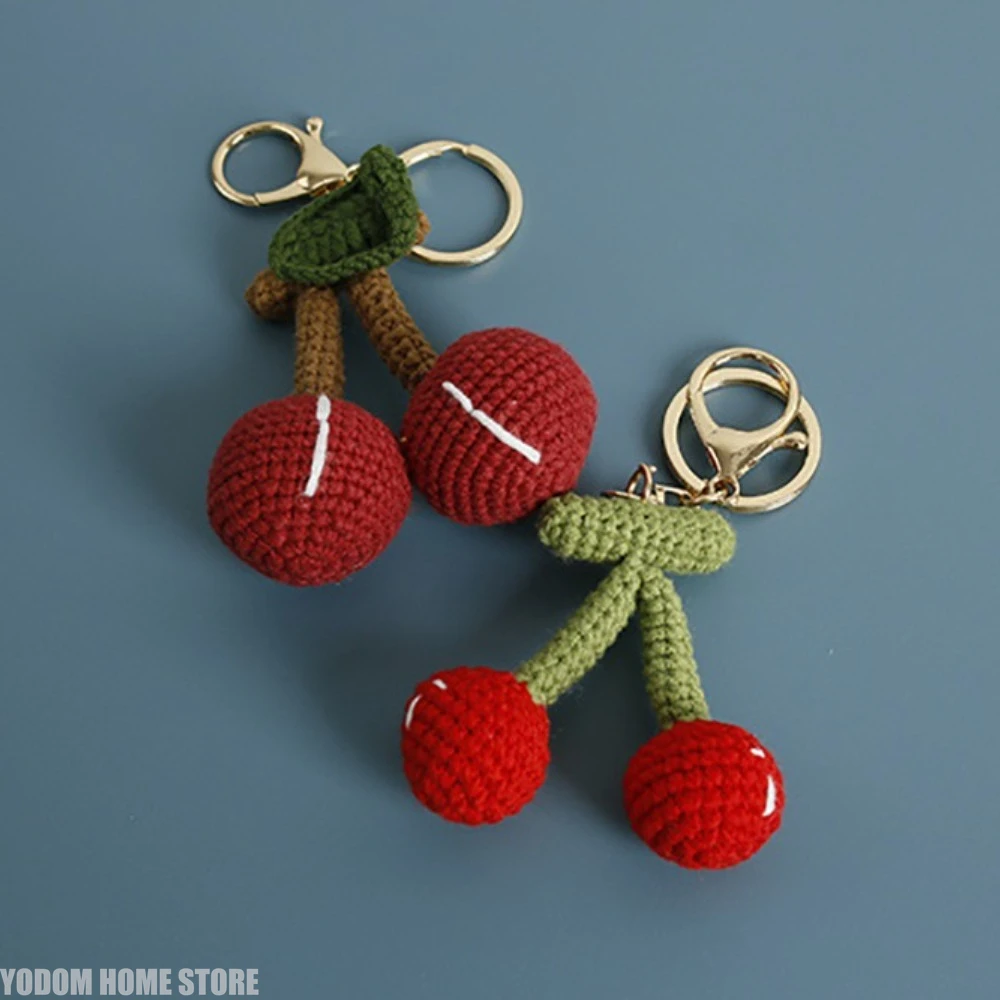 

Вязаный крючком брелок для куклы вишни, мини-подвеска ручной работы для рюкзака, сумки на плечо и ключей от машины, подарок для всех возрастов