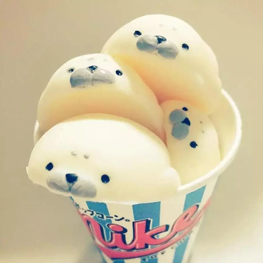 Kawaii Mini Soft White Seal Stress Relief Healing Toy Kids Gift Anti-Stress Ball Fingertip Squeeze Fun Toy Table Cute Ornaments