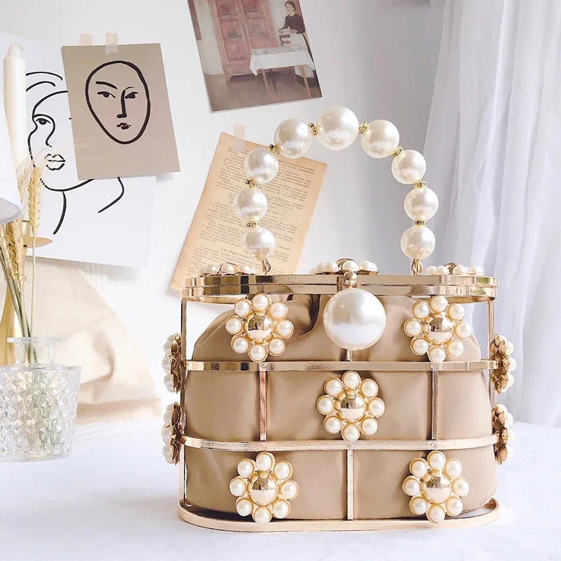 

Pearl Basket Evening Clutch Bag Women Famous Brand Hollow Out Flowers Beaded Metallic Clutch Purse Korean Bucket Handbag Party