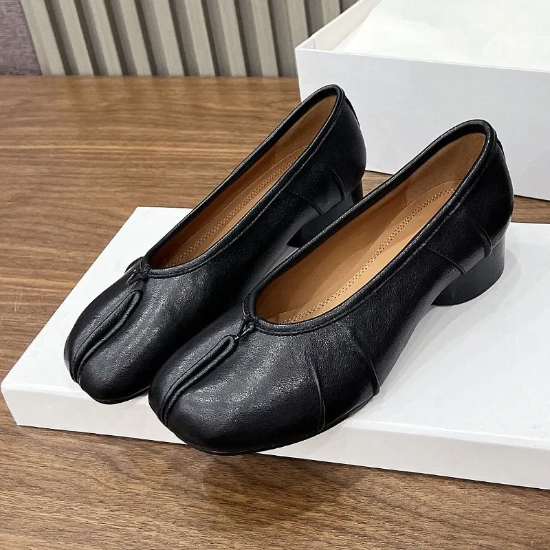 Fashion Cowhide Flat Women\'s Shoes All Genuine Leatherblack Casual Separate Toes Women\'s Shoes Plus Size Mary Jane Shoes