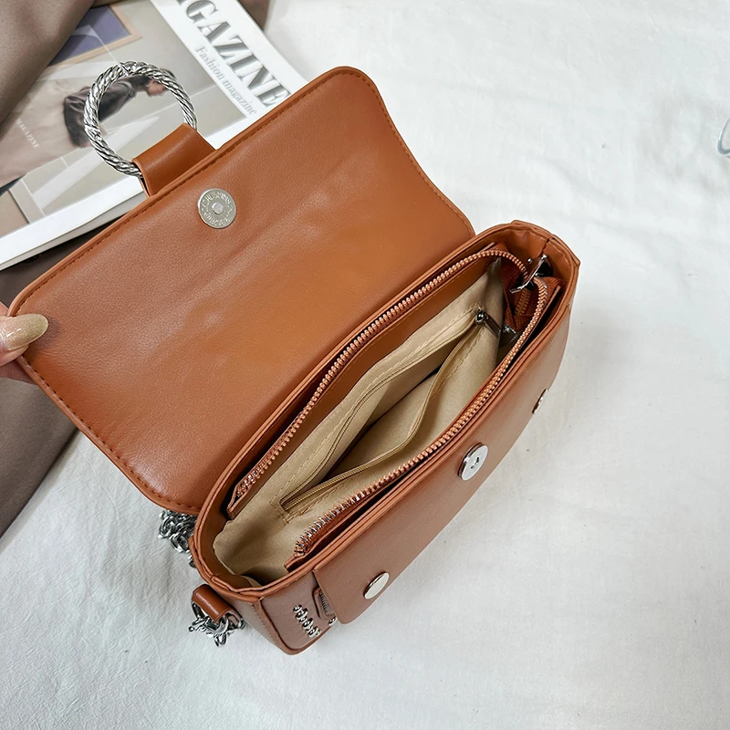 Luxuriöse Nieten-Schultertasch – Luxury Bags 2026 Trends Bewertung und Preis
