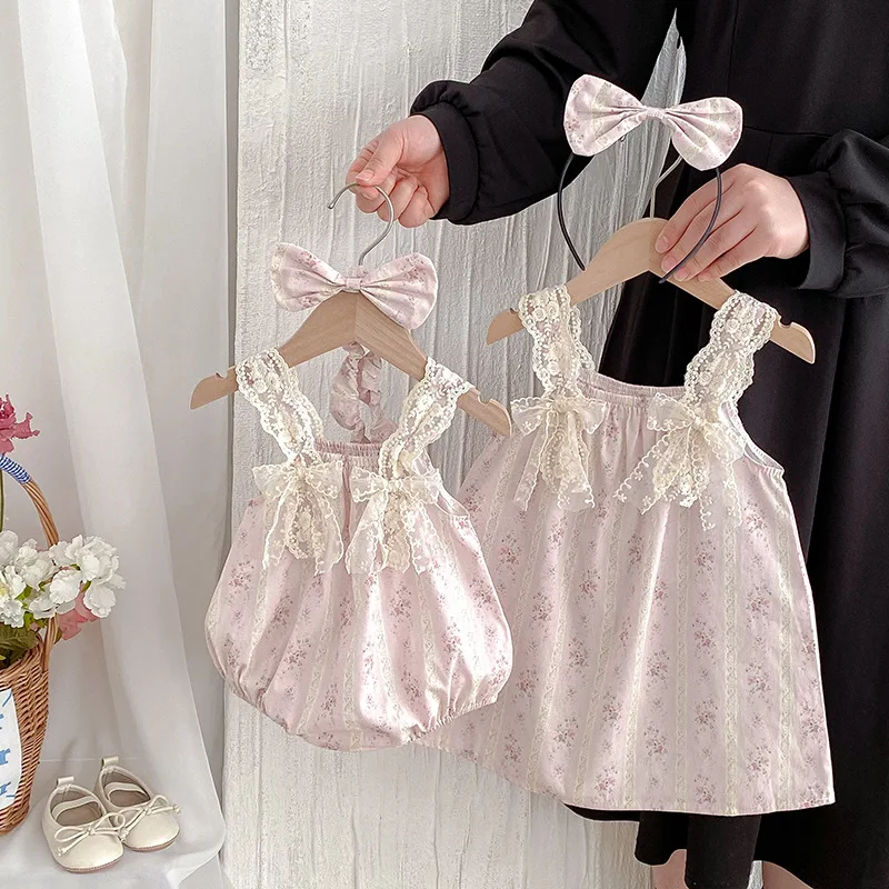 

Новое летнее платье-комбинезон для девочек с цветочным принтом, корейское кружевное, с бретельками-бабочками, модное и милое