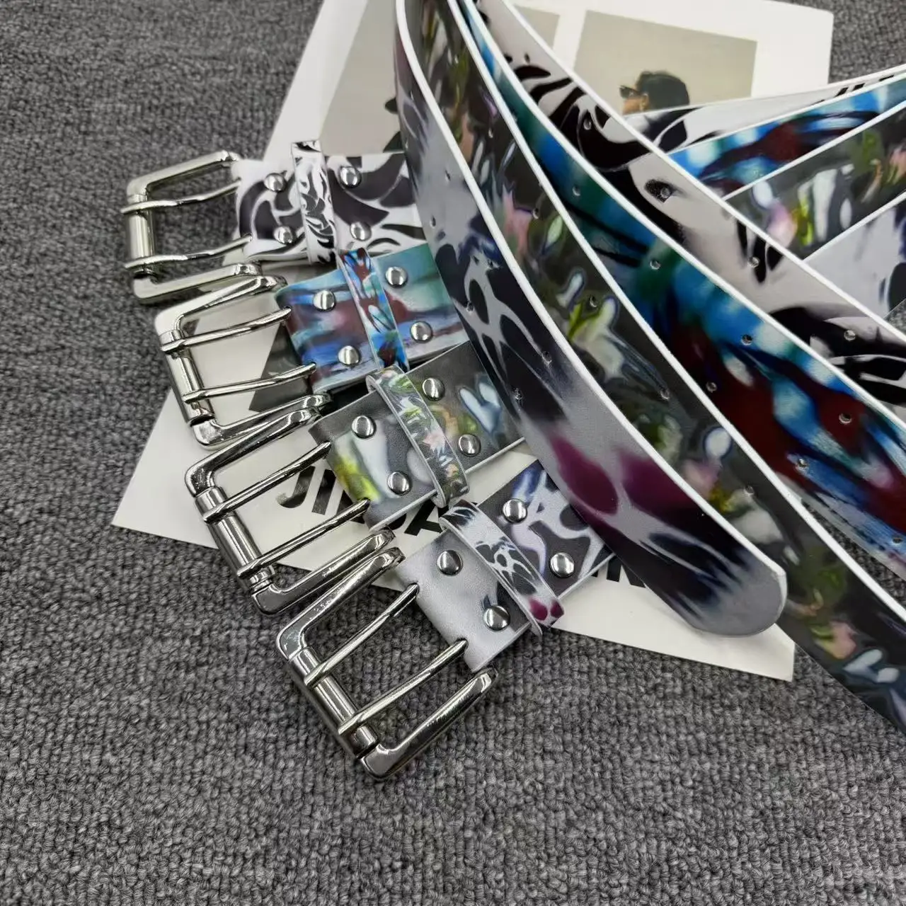 

Американский винтажный уличный ремень из сплава с двойной пряжкой в стиле ретро, кожаный ремень с принтом, мужской и женский пояс